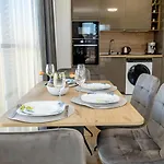 Lägenhet Modern Flat With Parking Spot - St Constantine & Helena By Flat Manаger *