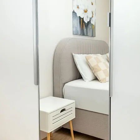 Modern Flat With Parking Spot - St Constantine&helena By Flat Manаger