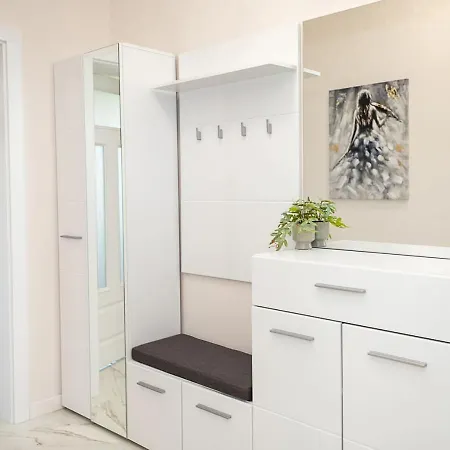 Modern Flat With Parking Spot - St Constantine&helena By Flat Manаger *